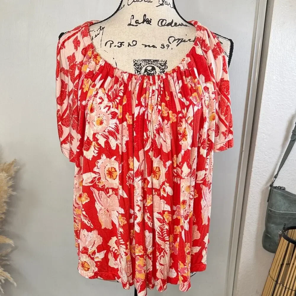 Free People Baja Babe  Floral Cold-Shoulder Red Top size Medium